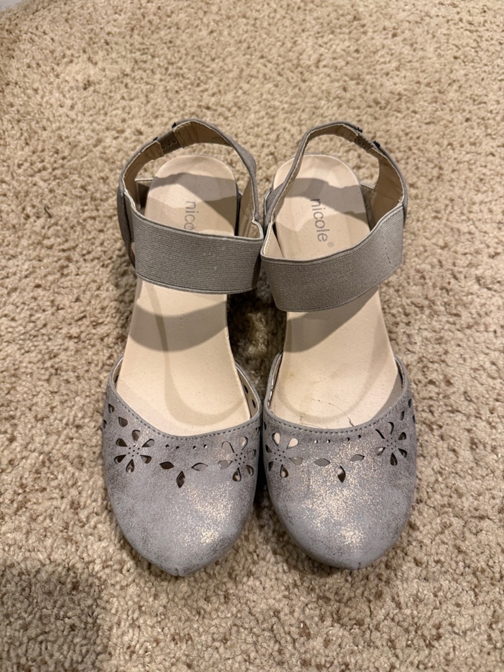 Women’s Nicole Silver Floral Cutout Ankle-Strap Dress Shoes, Sz 7 W